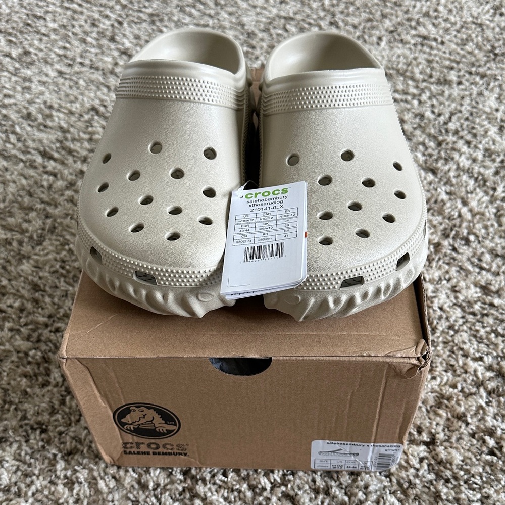Salahe Bembury saru clog CROCS Classic Sand Clogs size 10 mens 12 womens